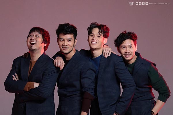 4 หนุ่ม ซีซันไฟฟ์ 4 หนุ่ม ซีซันไฟฟ์