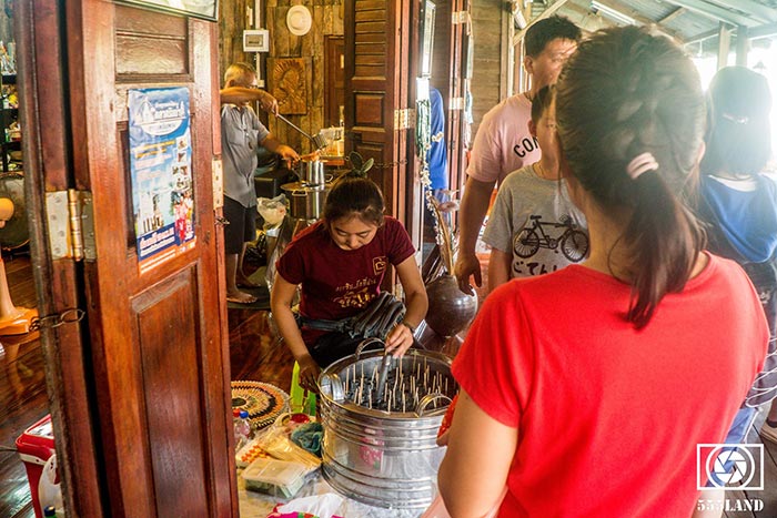 ตลาดถนนเพลินเพลง ตลาดถนนเพลินเพลง