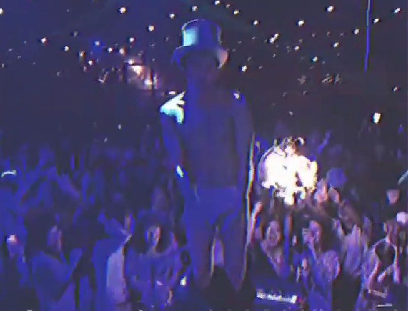 แอมมี่ The Bottom Blues แก้ผ้าเล่นคอนเสิร์ต แอมมี่ The Bottom Blues แก้ผ้าเล่นคอนเสิร์ต