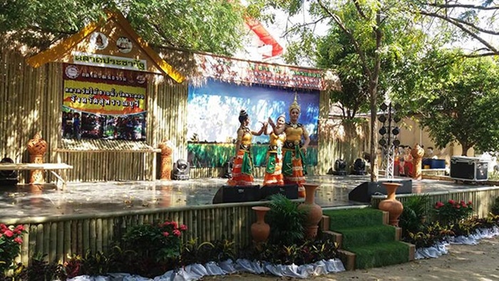 เที่ยวสุพรรณบุรี ตลาดร่มไม้ชายน้ำ วัดพระลอย