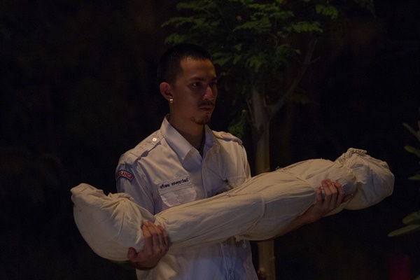 คนแบกผี คนแบกผี