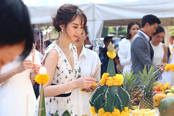 สกาวเดือน ไฮโซสะออน สกาวเดือน ไฮโซสะออน