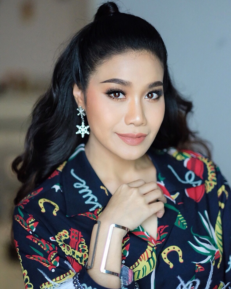 Staying in Love ติวเรื่องเลิฟ เสิร์ฟเพลงรัก Staying in Love ติวเรื่องเลิฟ เสิร์ฟเพลงรัก