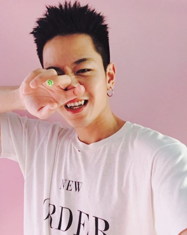 โทนี่ รากแก่น โทนี่ รากแก่น
