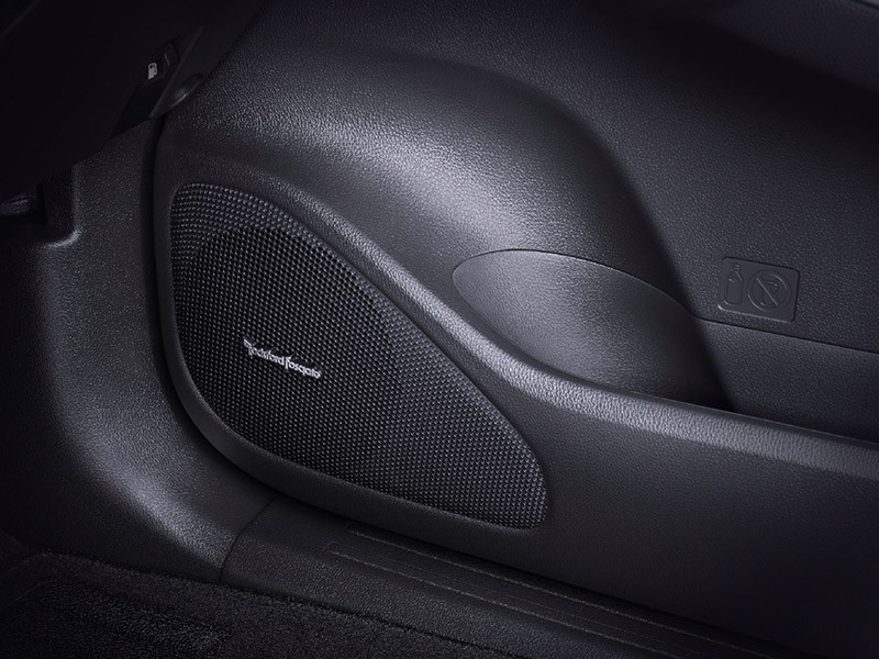 Mitsubishi Pajero Sport Rockford Fosgate Mitsubishi Pajero Sport Rockford Fosgate