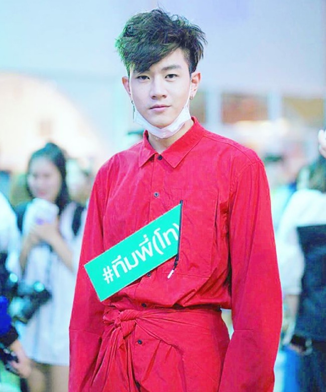 โทนี่ รากแก่น โทนี่ รากแก่น