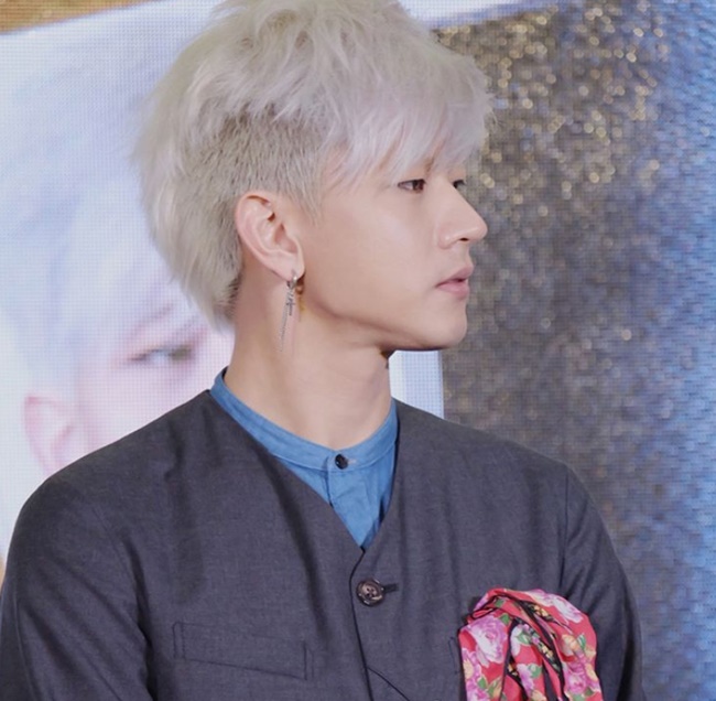 โทนี่ รากแก่น โทนี่ รากแก่น