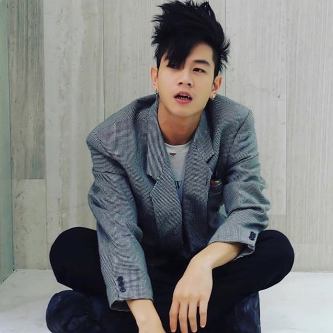 โทนี่ รากแก่น โทนี่ รากแก่น
