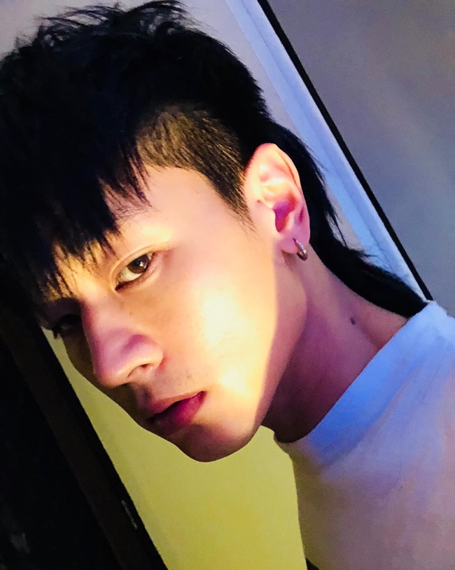 โทนี่ รากแก่น โทนี่ รากแก่น