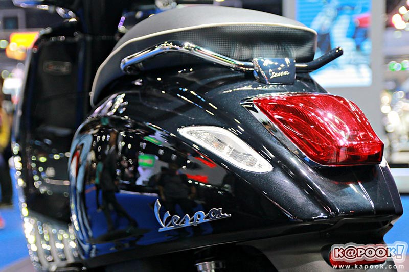 Vespa Sprint 150 i-Get Carbon Edition Vespa Sprint 150 i-Get Carbon Edition
