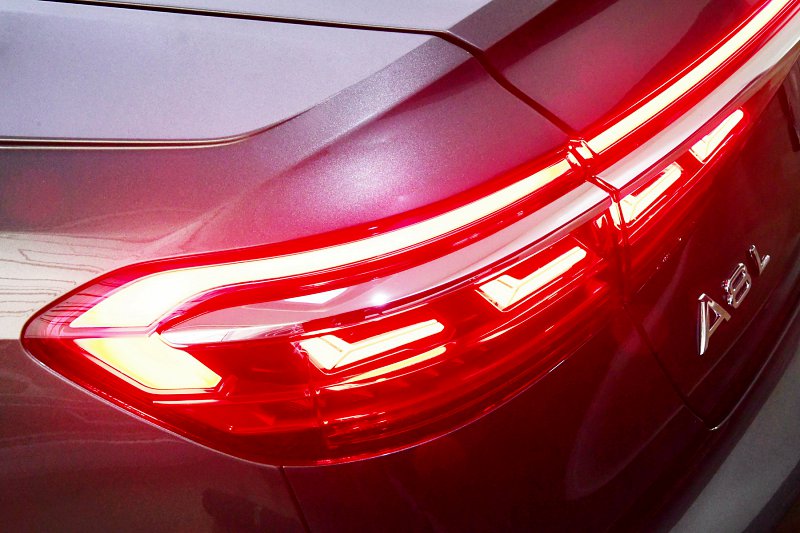 The new Audi A8L ปี 2018 The new Audi A8L ปี 2018