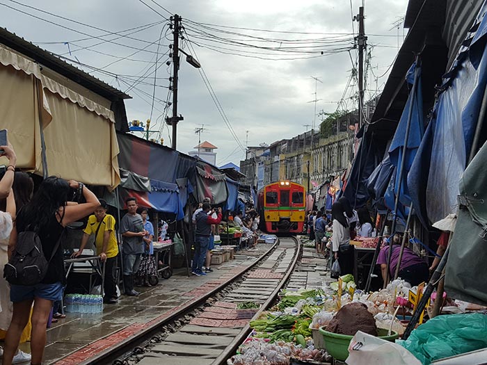 ตลาดร่มหุบ ตลาดร่มหุบ