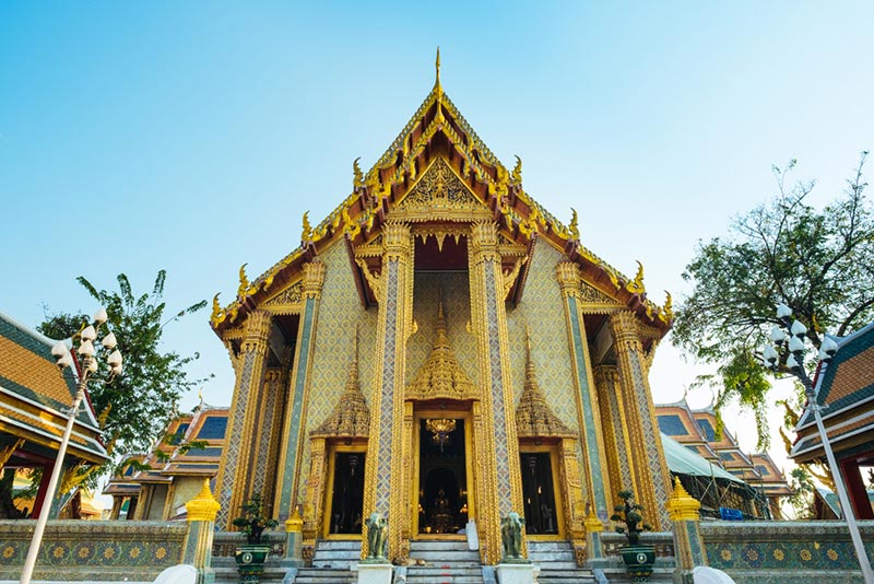 งานประเพณีเดินเทียนและตักบาตรดอกไม้ งานประเพณีเดินเทียนและตักบาตรดอกไม้
