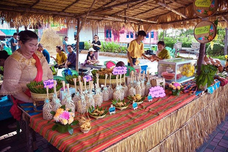 ตลาดเพลาชาย ตลาดเพลาชาย