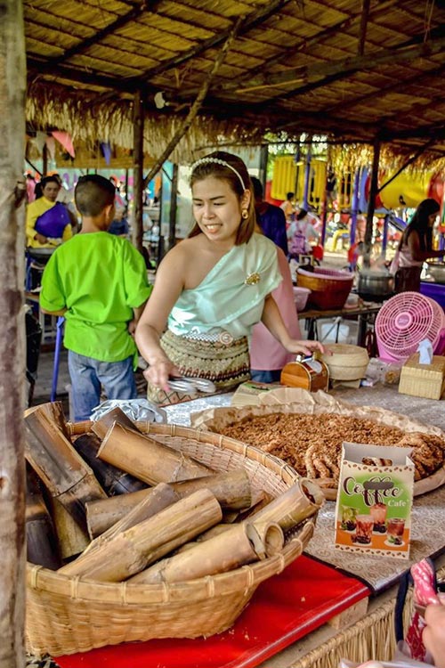 ตลาดเพลาชาย ตลาดเพลาชาย