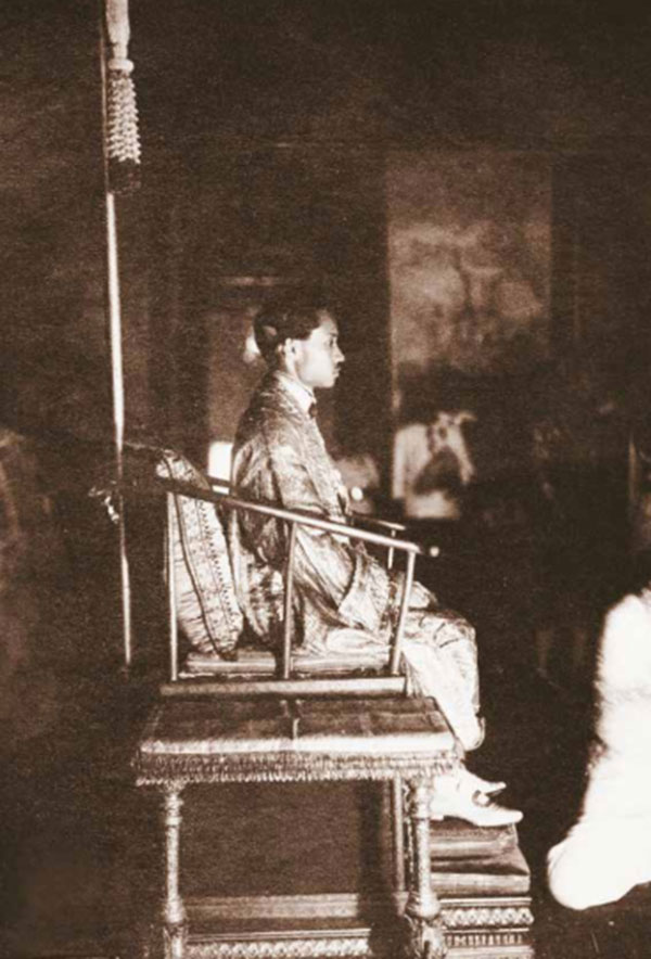 ชมภาพประวัติศาสตร์ พระราชพิธีบรมราชาภิเษก พระมหากษัตริย์แห่งพระบรมราชจักรีวงศ์ ชมภาพประวัติศาสตร์ พระราชพิธีบรมราชาภิเษก พระมหากษัตริย์แห่งพระบรมราชจักรีวงศ์
