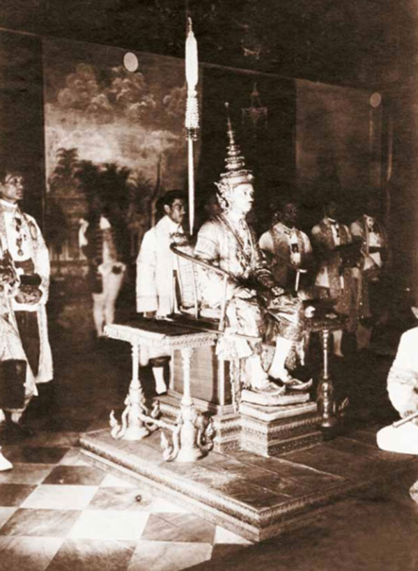 ชมภาพประวัติศาสตร์ พระราชพิธีบรมราชาภิเษก พระมหากษัตริย์แห่งพระบรมราชจักรีวงศ์ ชมภาพประวัติศาสตร์ พระราชพิธีบรมราชาภิเษก พระมหากษัตริย์แห่งพระบรมราชจักรีวงศ์