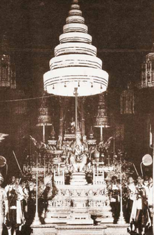 ชมภาพประวัติศาสตร์ พระราชพิธีบรมราชาภิเษก พระมหากษัตริย์แห่งพระบรมราชจักรีวงศ์ ชมภาพประวัติศาสตร์ พระราชพิธีบรมราชาภิเษก พระมหากษัตริย์แห่งพระบรมราชจักรีวงศ์