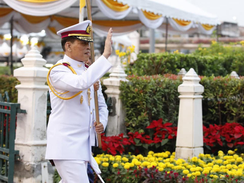 ในหลวง พระราชินี ในหลวง พระราชินี