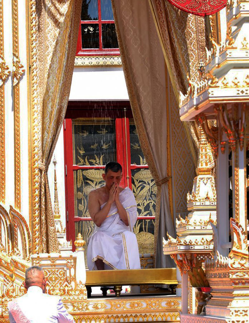 รวมภาพประวัติศาสตร์ ร.10 แห่งราชวงศ์จักกรี ในพระราชพิธีบรมราชาภิเษก 4 พ.ค. รวมภาพประวัติศาสตร์ ร.10 แห่งราชวงศ์จักกรี ในพระราชพิธีบรมราชาภิเษก 4 พ.ค.