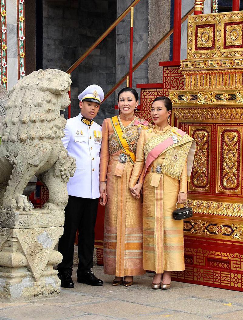 รวมภาพประวัติศาสตร์ ร.10 แห่งราชวงศ์จักกรี ในพระราชพิธีบรมราชาภิเษก 4 พ.ค. รวมภาพประวัติศาสตร์ ร.10 แห่งราชวงศ์จักกรี ในพระราชพิธีบรมราชาภิเษก 4 พ.ค.