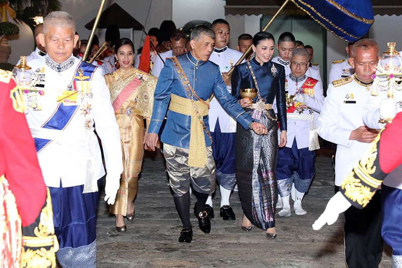 รวมภาพประวัติศาสตร์ ร.10 แห่งราชวงศ์จักกรี ในพระราชพิธีบรมราชาภิเษก 4 พ.ค. รวมภาพประวัติศาสตร์ ร.10 แห่งราชวงศ์จักกรี ในพระราชพิธีบรมราชาภิเษก 4 พ.ค.