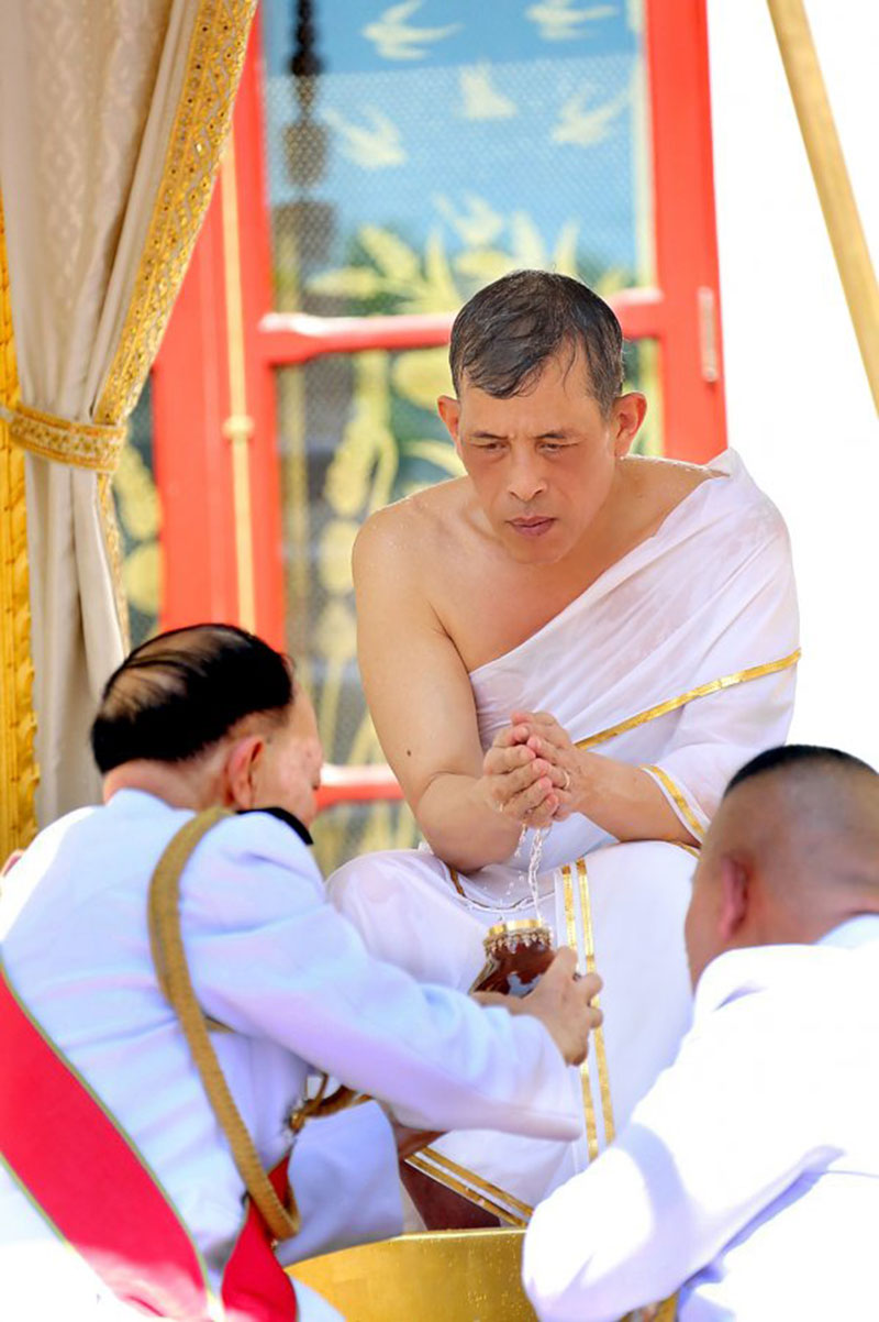 รวมภาพประวัติศาสตร์ ร.10 แห่งราชวงศ์จักกรี ในพระราชพิธีบรมราชาภิเษก 4 พ.ค. รวมภาพประวัติศาสตร์ ร.10 แห่งราชวงศ์จักกรี ในพระราชพิธีบรมราชาภิเษก 4 พ.ค.