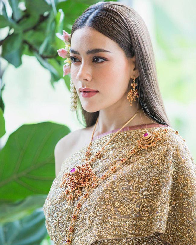 ดาราใส่ชุดไทย ดาราใส่ชุดไทย