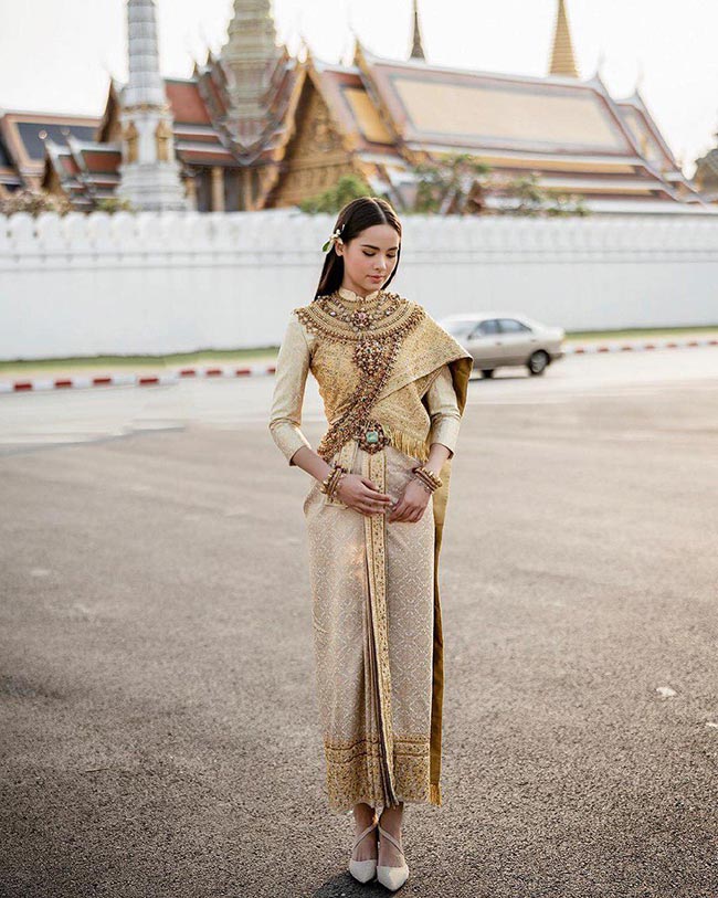 ดาราใส่ชุดไทย ดาราใส่ชุดไทย