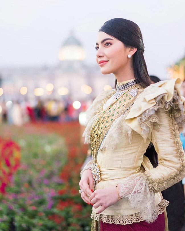 ดาราใส่ชุดไทย ดาราใส่ชุดไทย