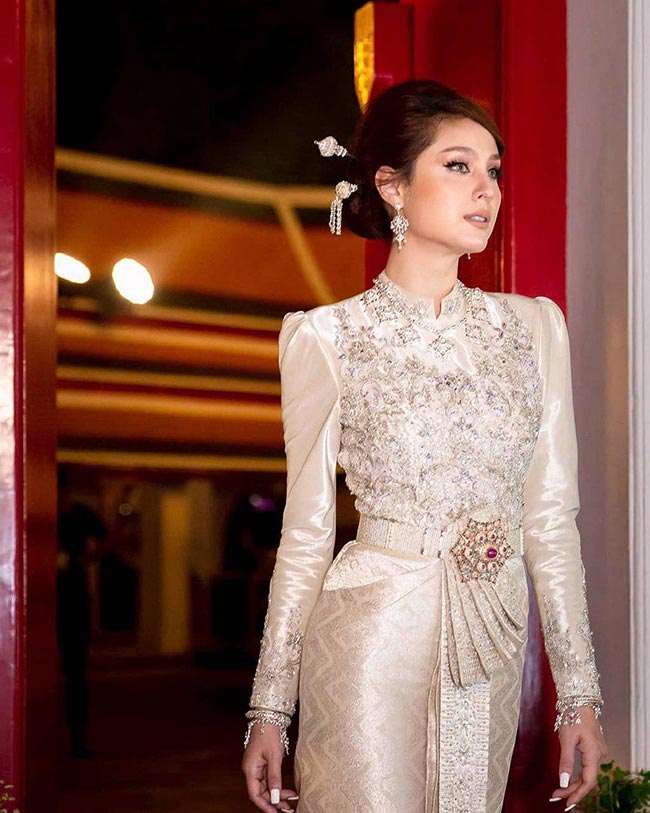 ดาราใส่ชุดไทย ดาราใส่ชุดไทย