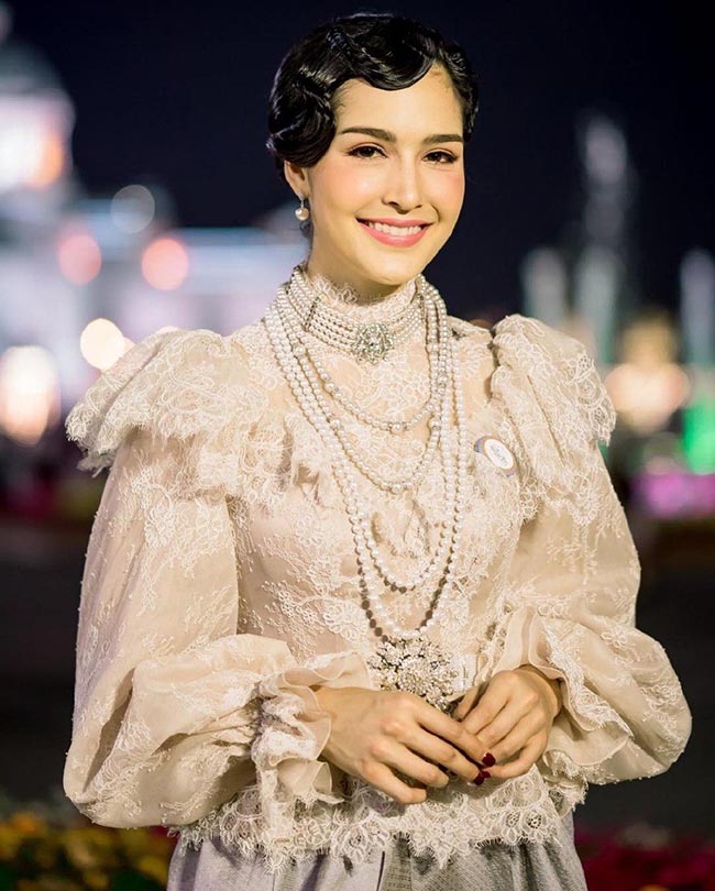 ดาราใส่ชุดไทย ดาราใส่ชุดไทย