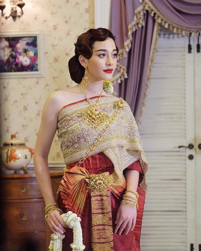 ดาราใส่ชุดไทย ดาราใส่ชุดไทย