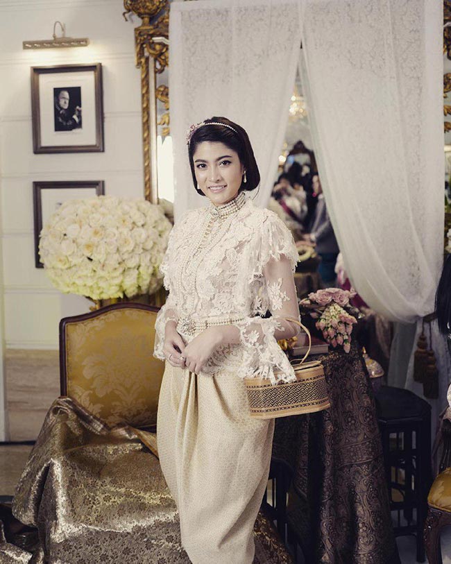 ดาราใส่ชุดไทย ดาราใส่ชุดไทย