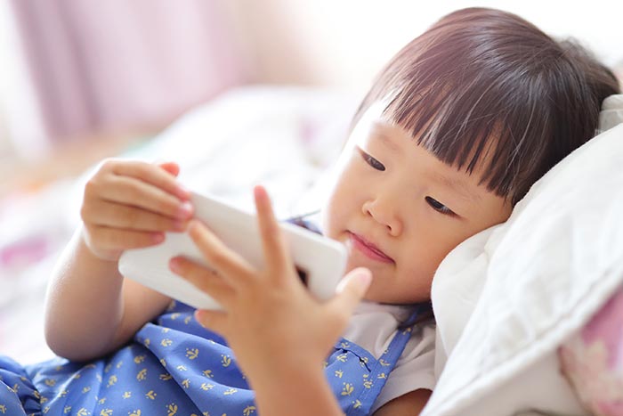 ผลเสียของการให้ลูกเล่นโทรศัพท์ ผลเสียของการให้ลูกเล่นโทรศัพท์