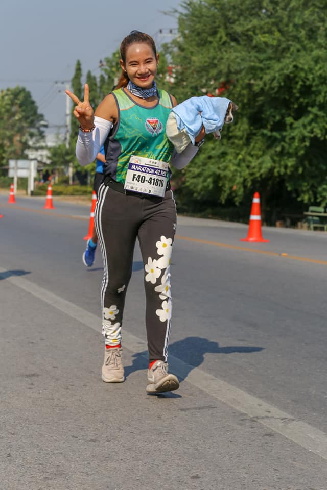 สาวนักวิ่งกับลูกหมาข้างทาง สาวนักวิ่งกับลูกหมาข้างทาง