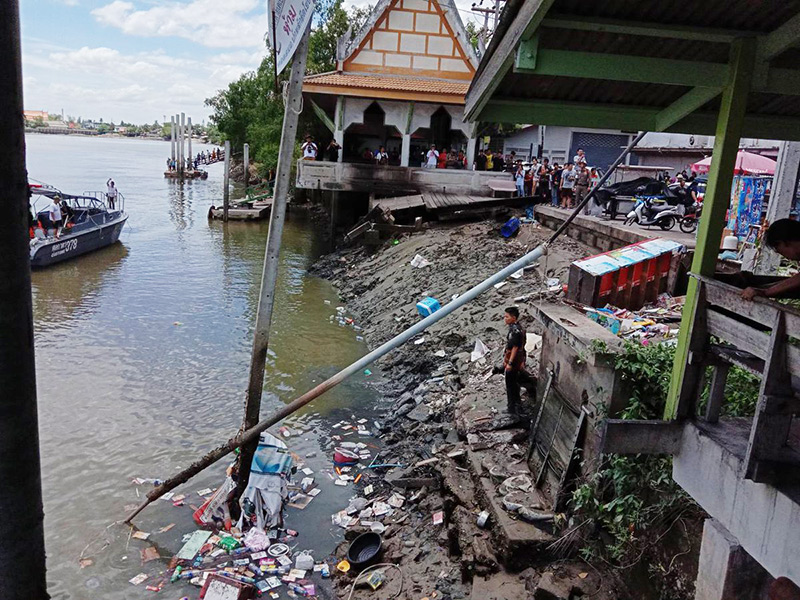 ศาลาริมน้ำแม่กลองถล่ม ศาลาริมน้ำแม่กลองถล่ม