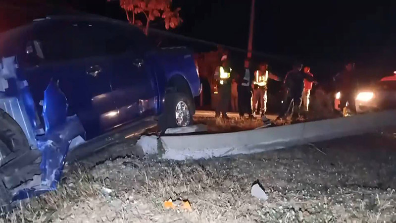 ทหารเรือขับรถชนเสาไฟ ทหารเรือขับรถชนเสาไฟ