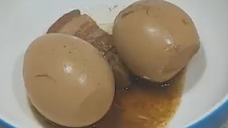 โรงเรียนให้เด็กกินไข่พะโล้บูด โรงเรียนให้เด็กกินไข่พะโล้บูด