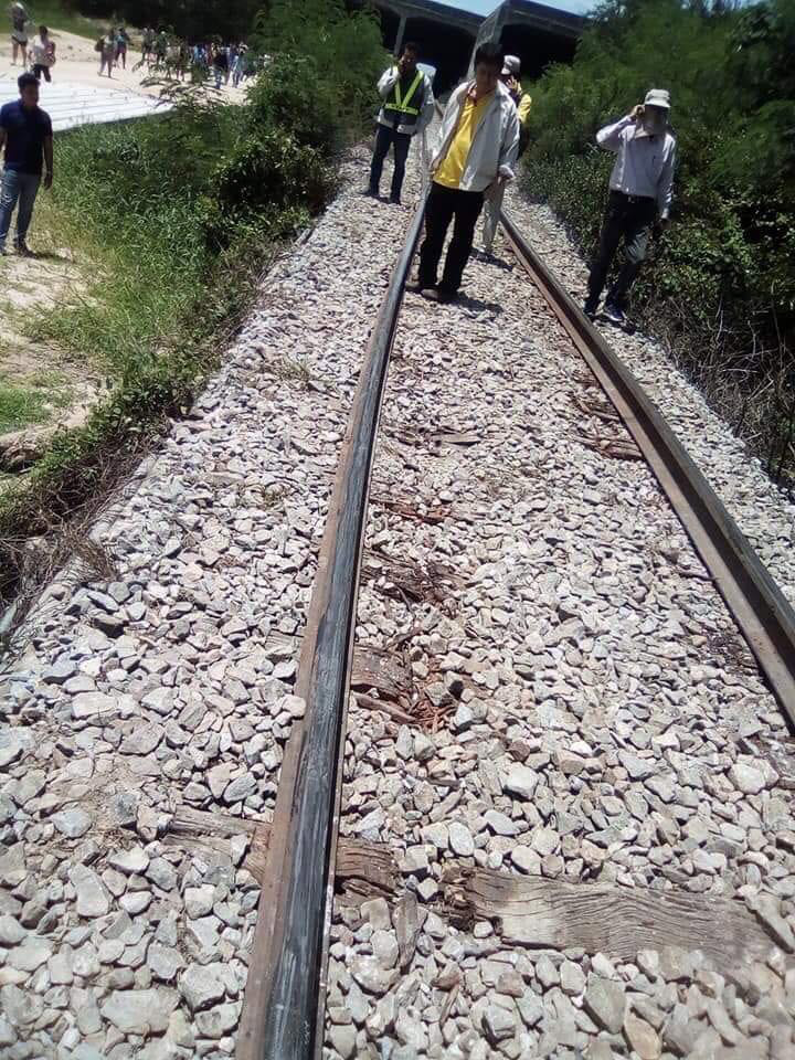 รถไฟตกราง รถไฟตกราง