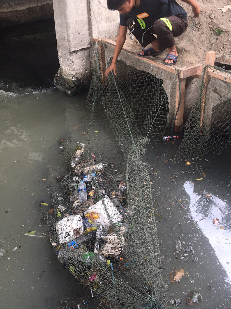 ขยะริมน้ำ ขยะริมน้ำ