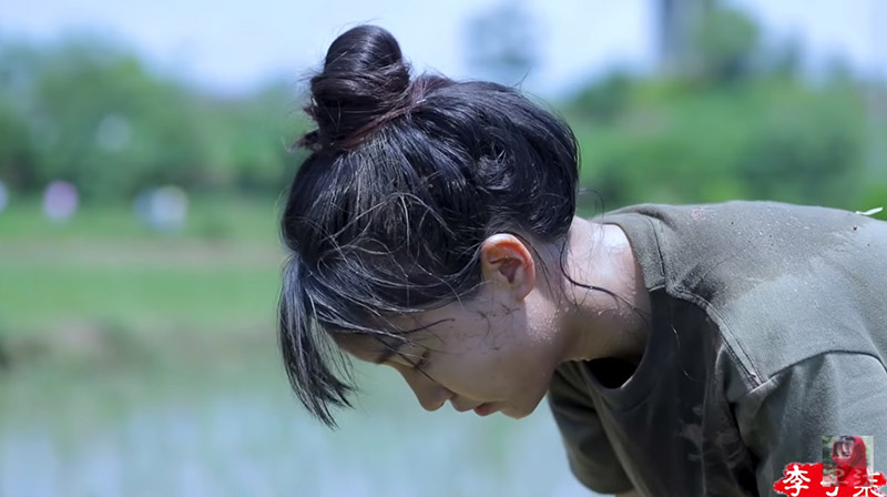 หลี่ จื่อชี ยูทูบเบอร์จีน หลี่ จื่อชี ยูทูบเบอร์จีน