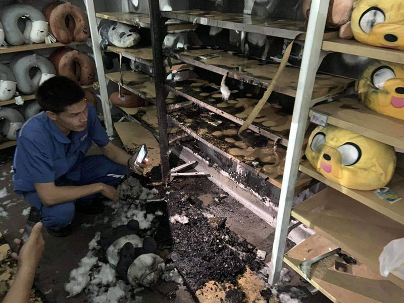 วางระเบิดร้านมินิโซสยามสแควร์วัน วางระเบิดร้านมินิโซสยามสแควร์วัน