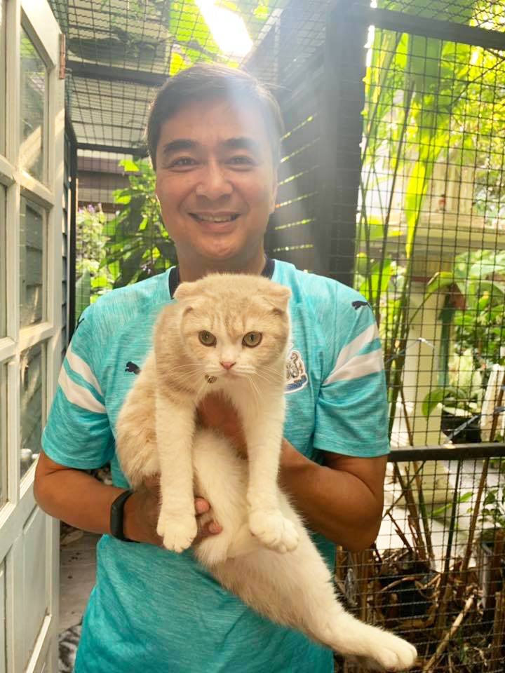 อภิสิทธิ์ เวชชาชีวะ อภิสิทธิ์ เวชชาชีวะ