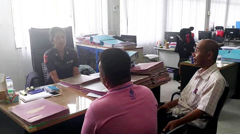 นักเรียนเต้นท้ายรถสองแถว นักเรียนเต้นท้ายรถสองแถว