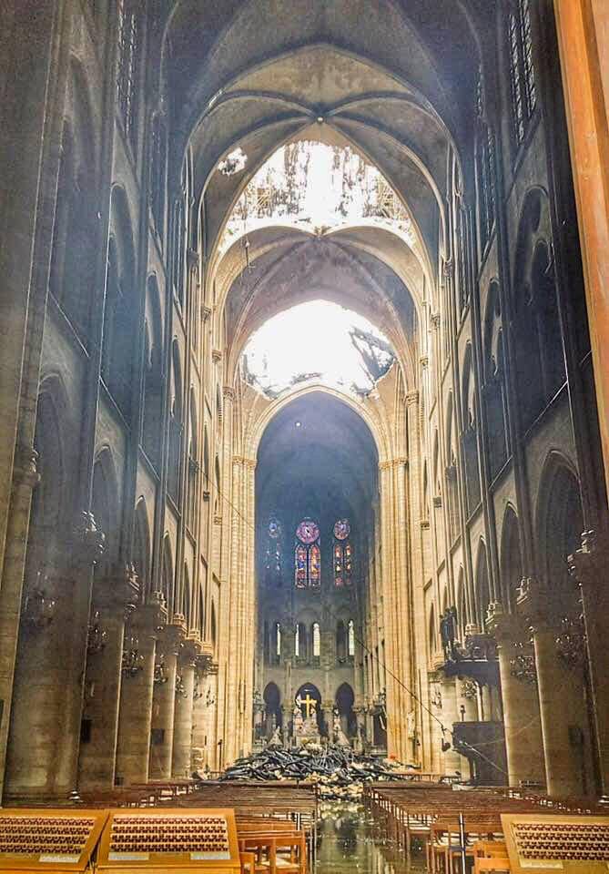 ไฟไหม้มหาวิหารนอเทรอดาม ไฟไหม้มหาวิหารนอเทรอดาม