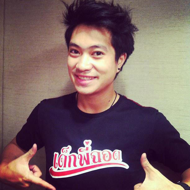 สิบล้อยิงรถเก๋ง สิบล้อยิงรถเก๋ง