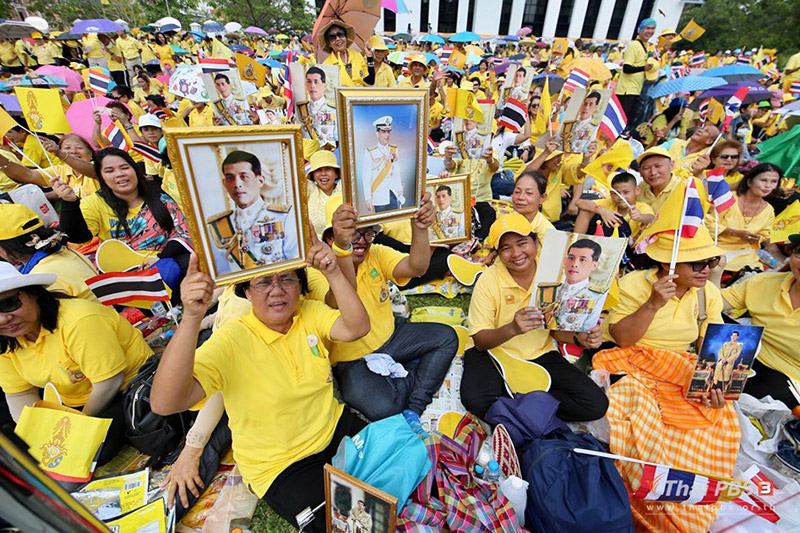 เสด็จออกสีหบัญชร เสด็จออกสีหบัญชร