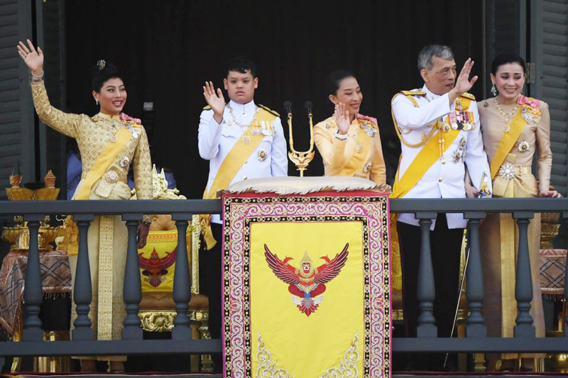 เสด็จออกสีหบัญชร เสด็จออกสีหบัญชร