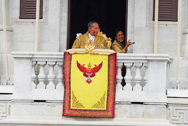 เสด็จออกสีหบัญชร เสด็จออกสีหบัญชร